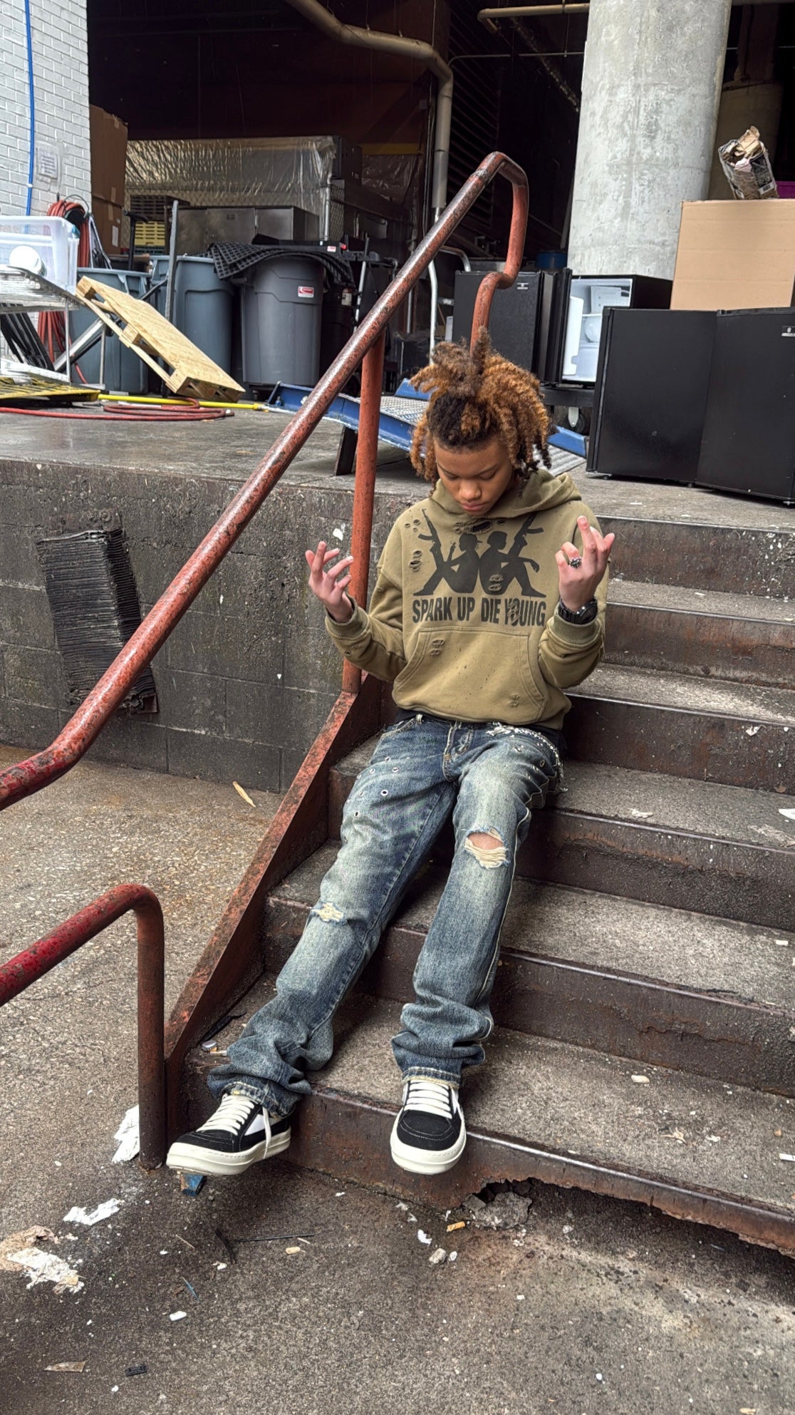 SPARK UP DIE YOUNG HOODIE